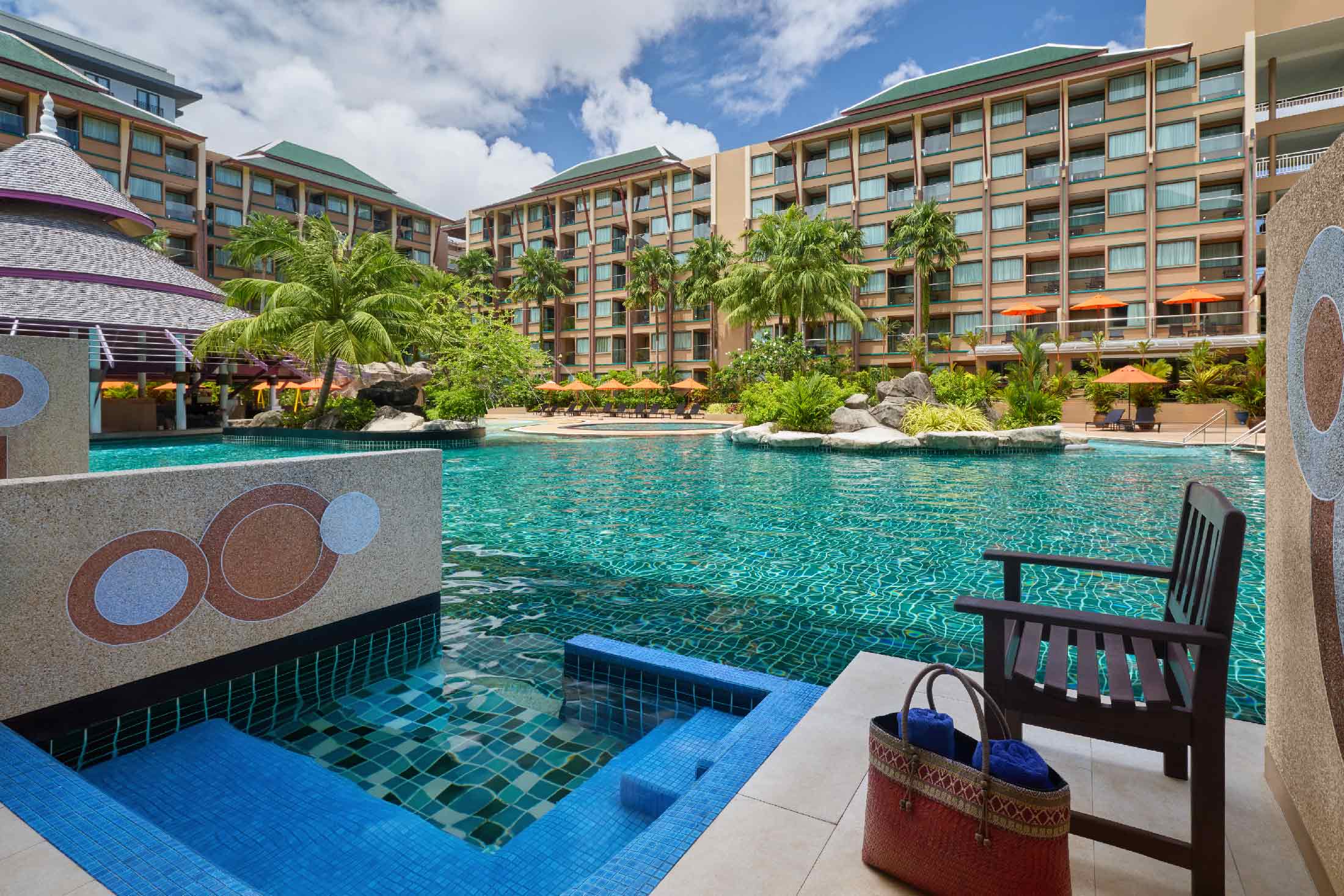 Deluxe Pool Access Room with Jacuzzi