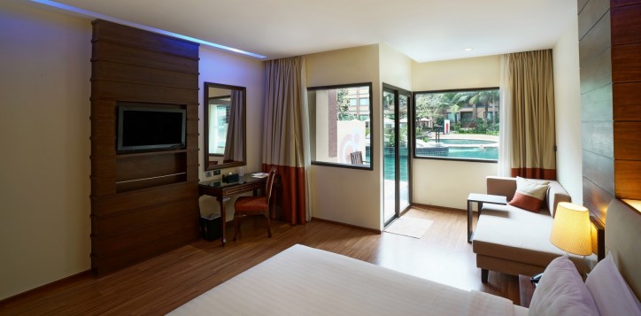 room-deluxepoolking-kgaps-03-2