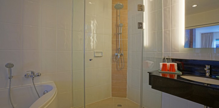 room-deluxepooltwin-twaps-06-2-2