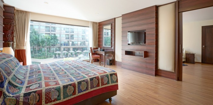 room-suite-05-2
