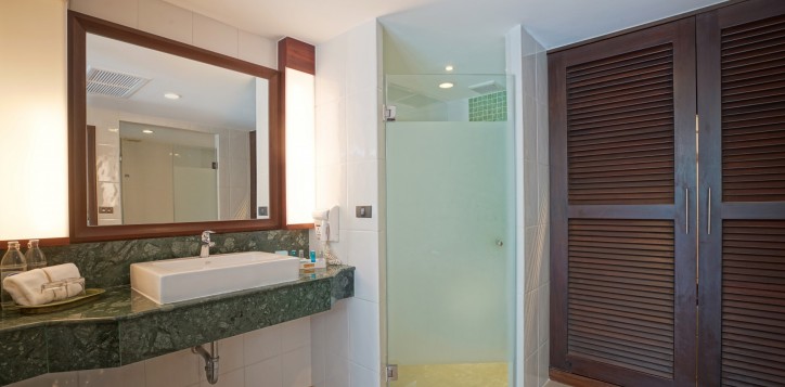 room-suite-08-2
