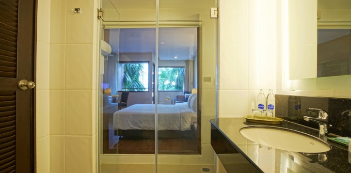 room-superiorking-kgb-06-2
