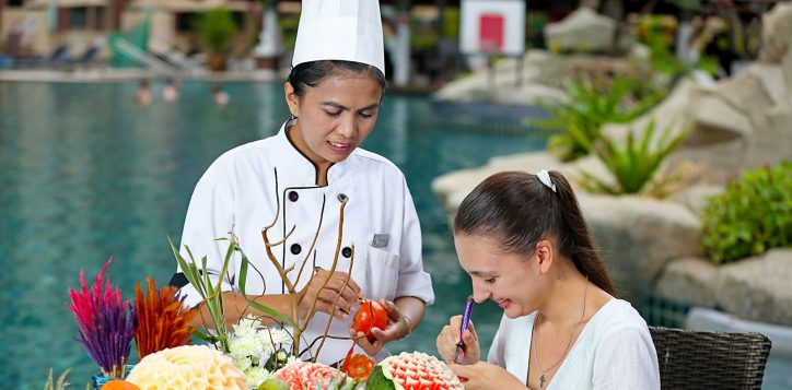 novotel-phuket-vintage-park-activity-carving-2