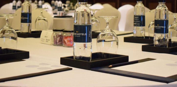 novotel-phuket-vintage-park-meeting-table-mice2-2