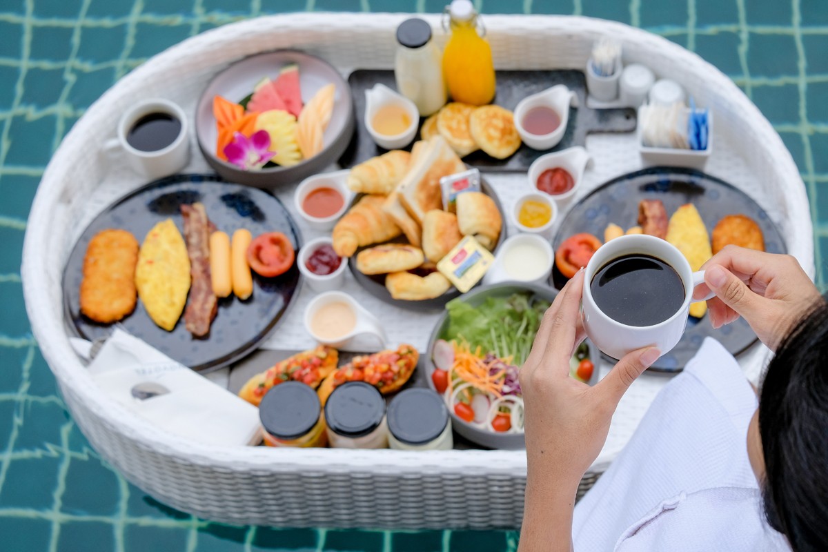 Floating-Breakfast in phuket