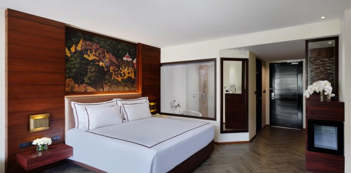 deluxe-king-bed_9-3-2