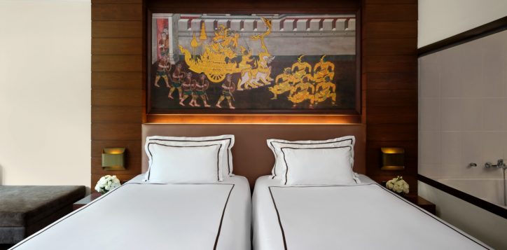 pool-access-twin-bed-1-2