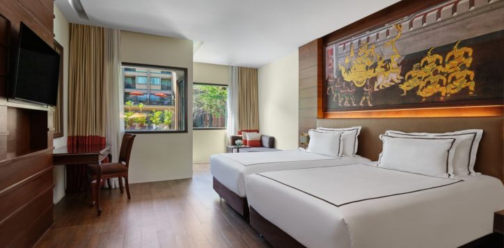 pool-access-twin-bed-2-2