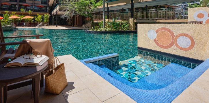 pool-access-twin-bed-5-3-2