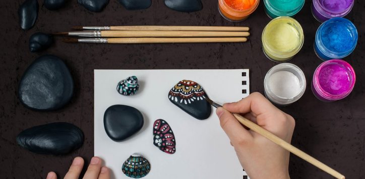 handpainted-dot-patterns-sea-pebbles-shells-step-4-2-2